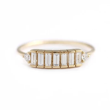 10 K Gult Gull 7pcs Emerald Moissanite Engasjement Baguette Ring Band Totalt 0.9 ctw lab-Diamond Solitaire Bryllup for Kvinner
